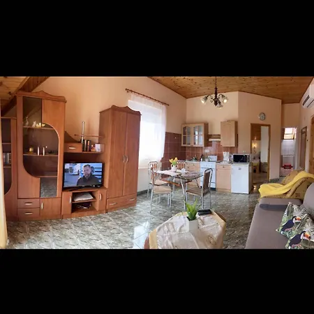 In - Balaton 18903 *